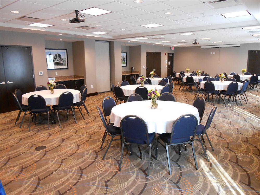 Holiday Inn Express & Suites Overland Park By Ihg Esterno foto