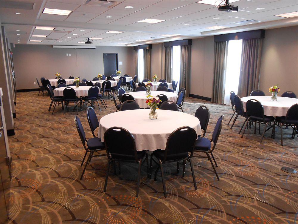 Holiday Inn Express & Suites Overland Park By Ihg Esterno foto
