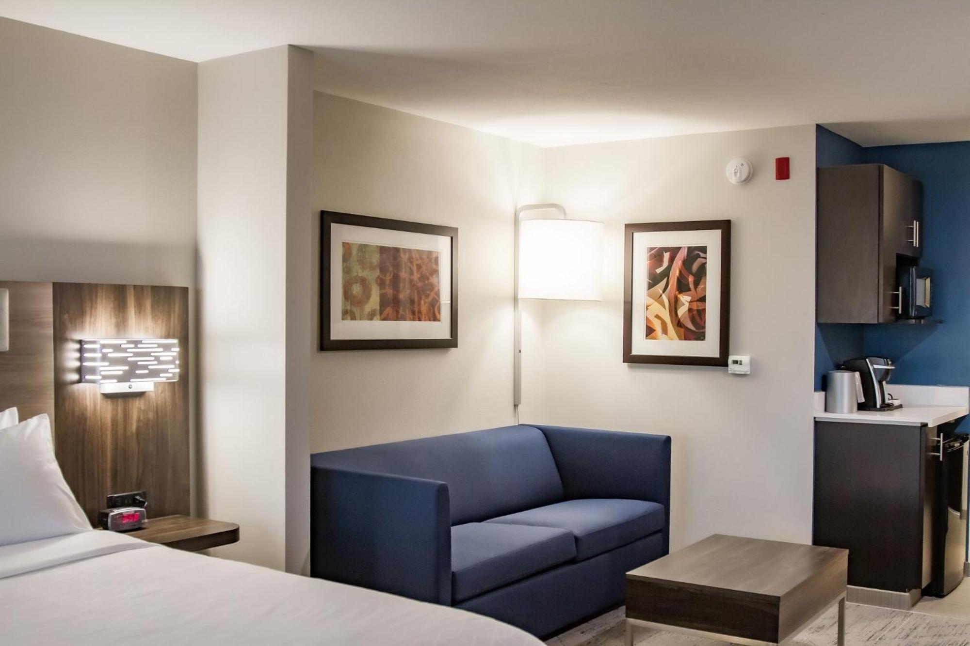 Holiday Inn Express & Suites Overland Park By Ihg Esterno foto