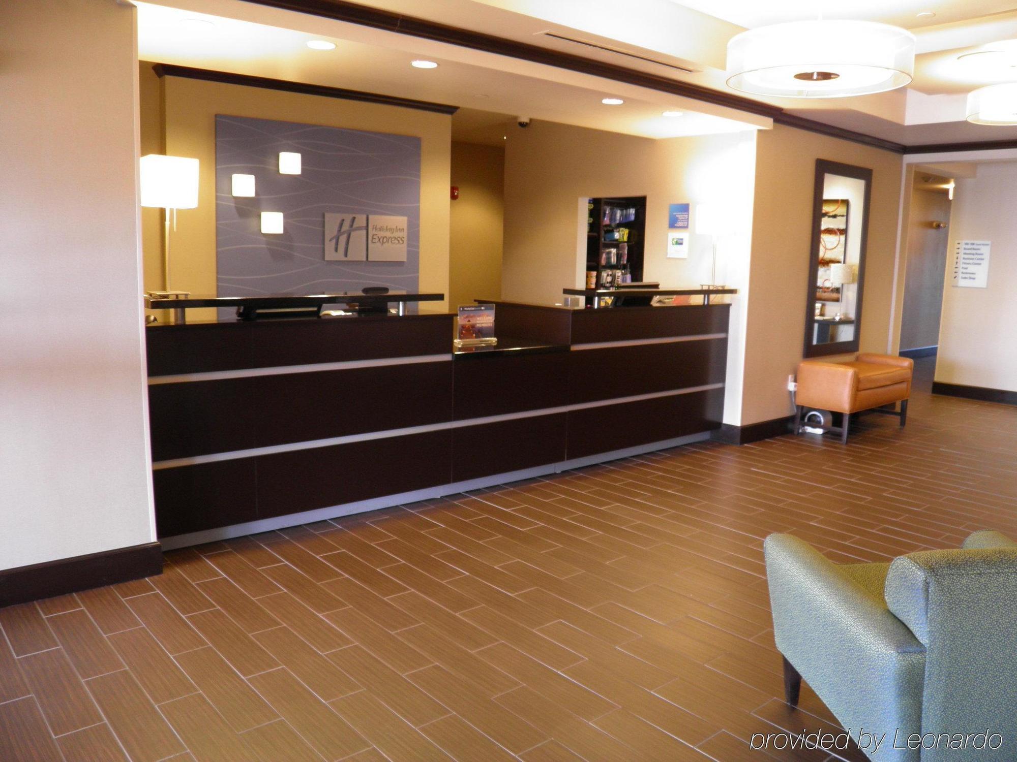 Holiday Inn Express & Suites Overland Park By Ihg Esterno foto