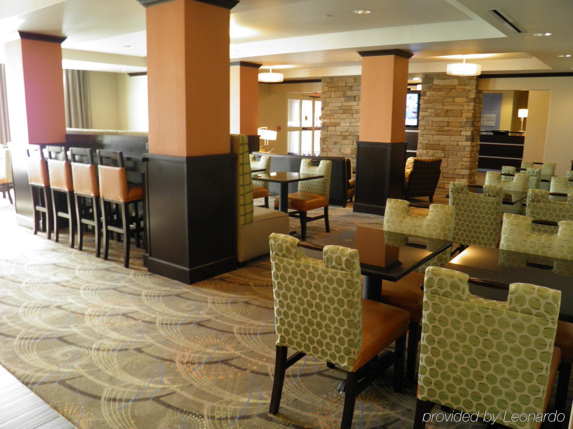 Holiday Inn Express & Suites Overland Park By Ihg Esterno foto