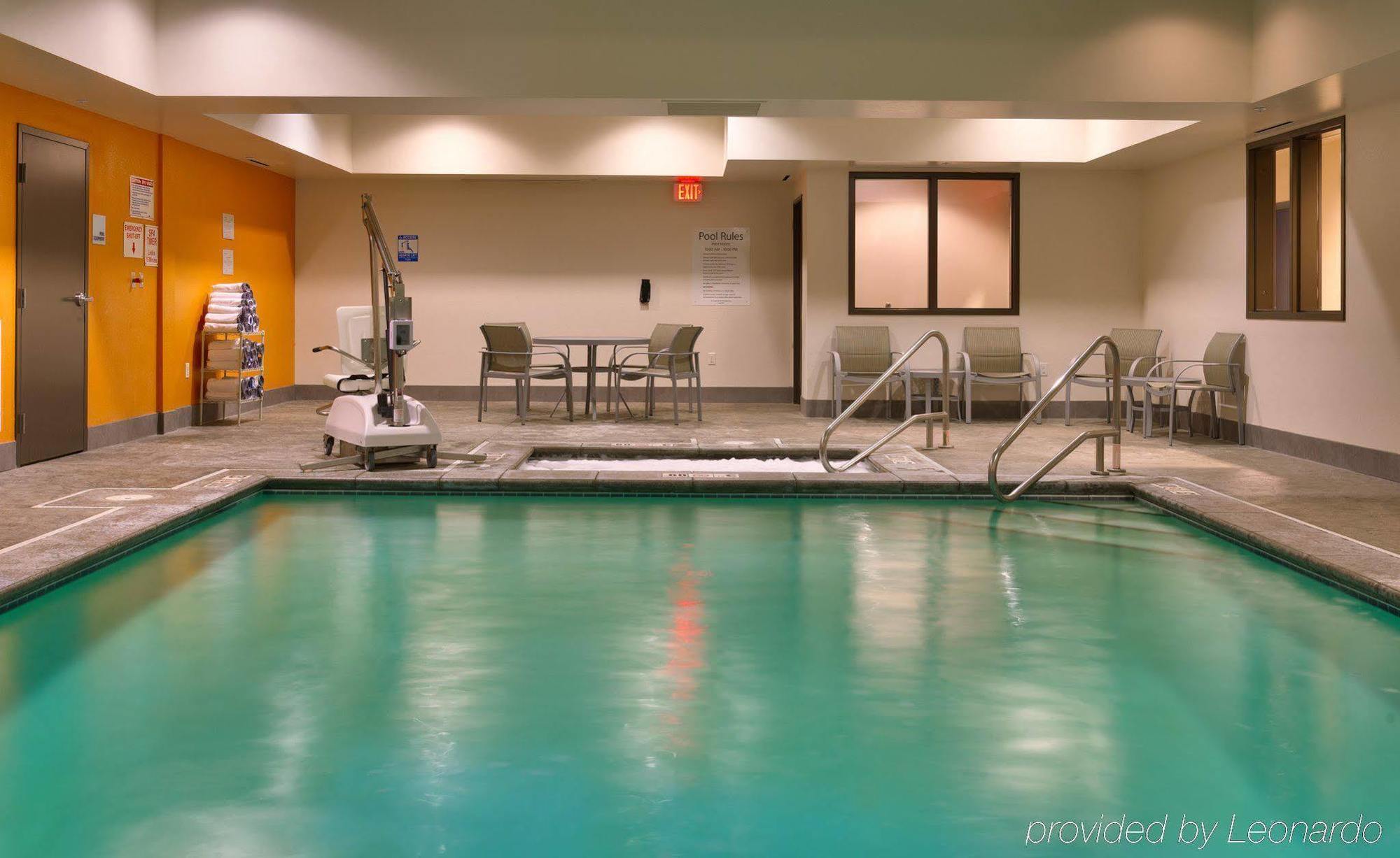 Holiday Inn Express & Suites Overland Park By Ihg Esterno foto