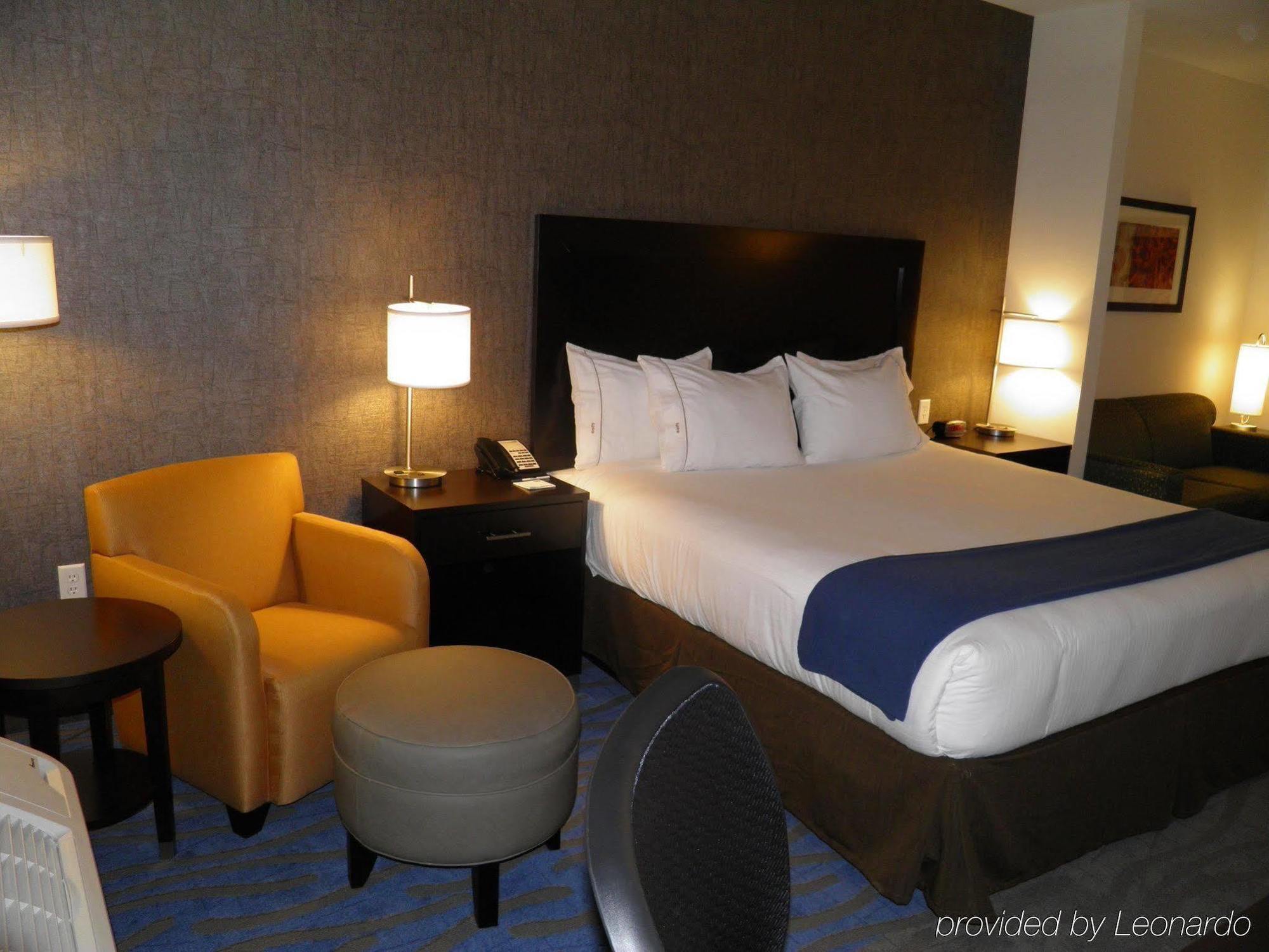 Holiday Inn Express & Suites Overland Park By Ihg Esterno foto