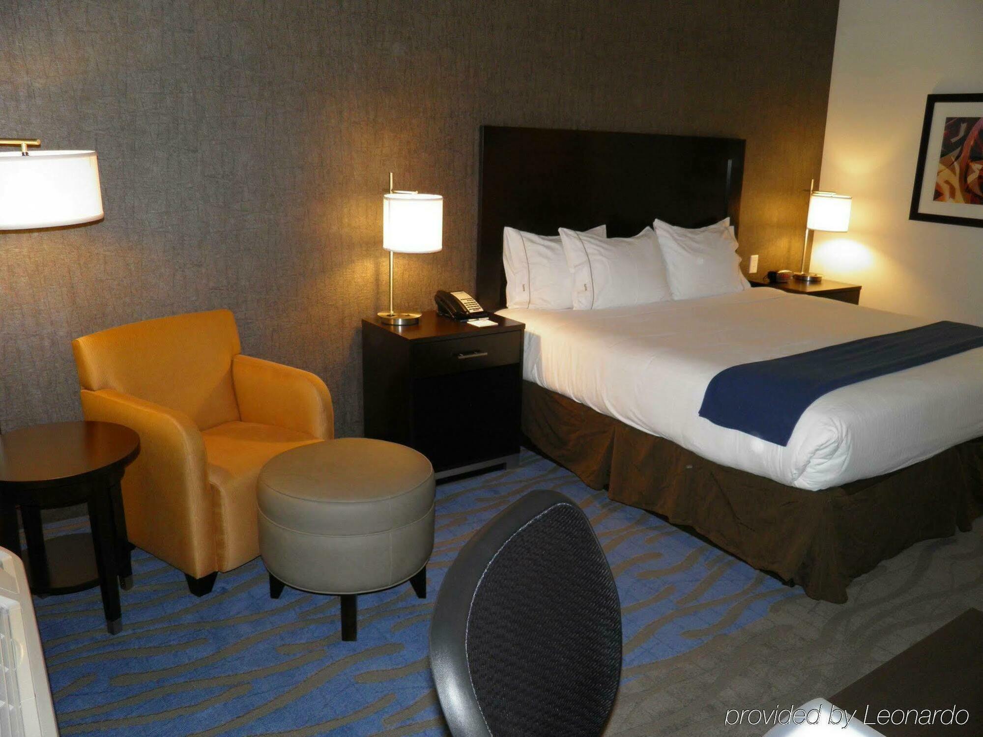 Holiday Inn Express & Suites Overland Park By Ihg Esterno foto