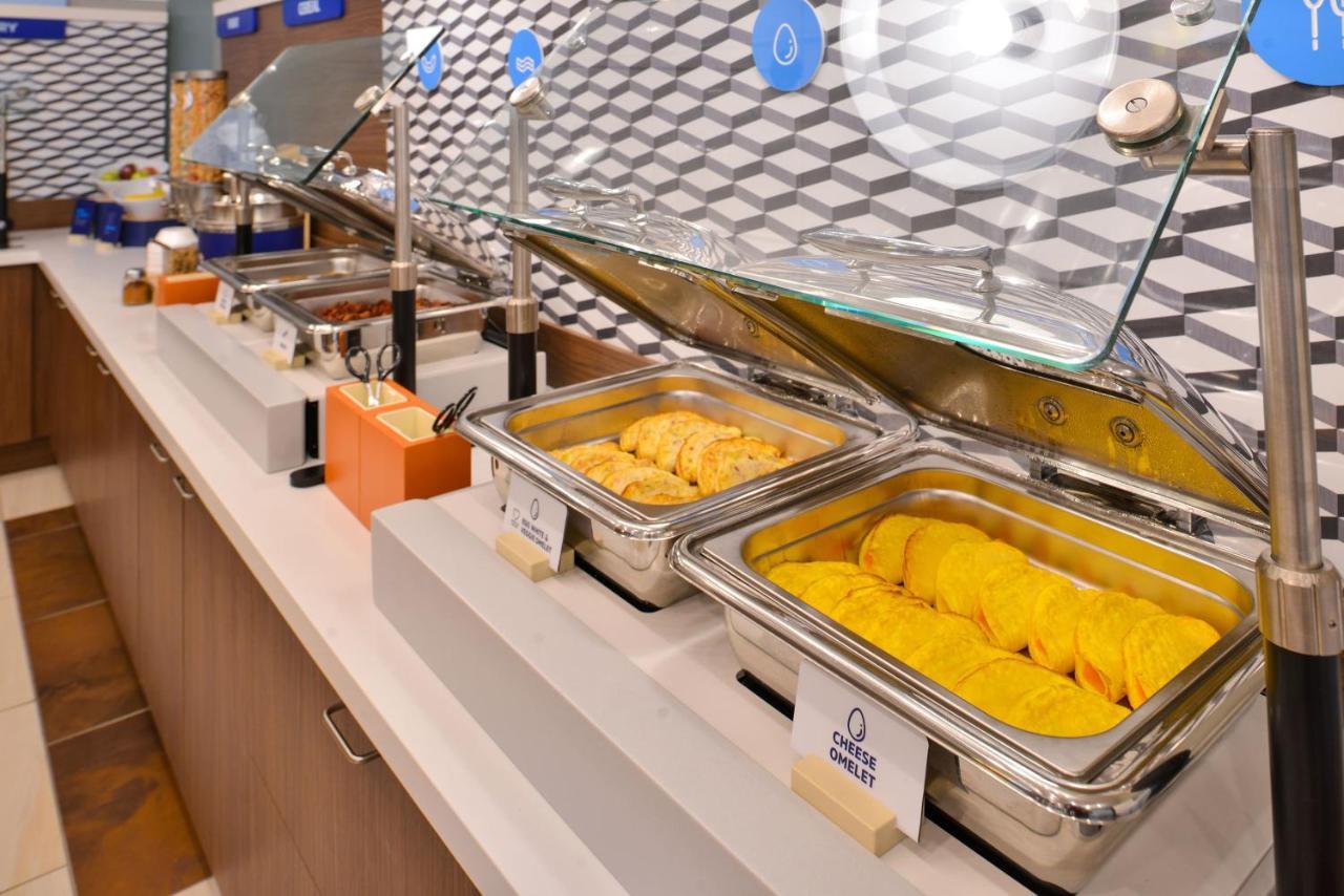 Holiday Inn Express & Suites Overland Park By Ihg Esterno foto